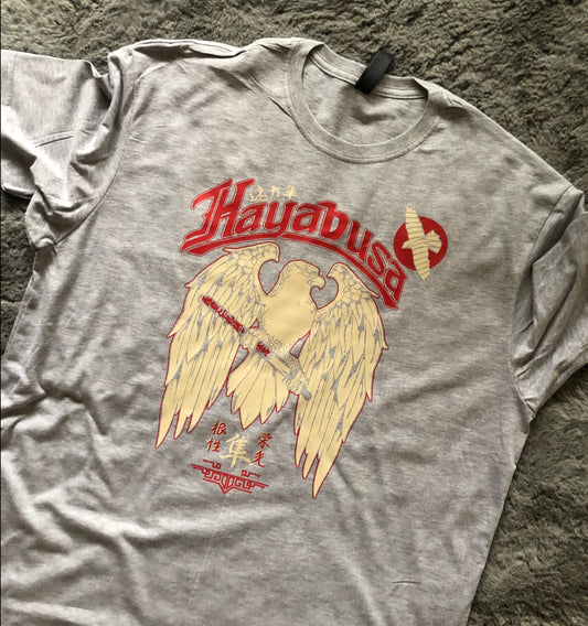 Halcón japonés, velocidad, presa, caza. Playera 100% algodón